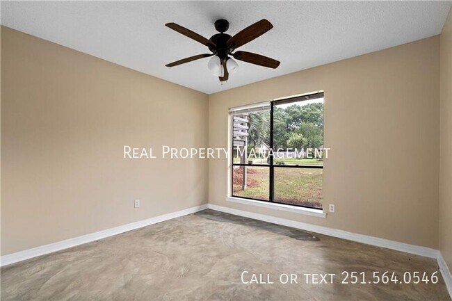 Building Photo - 2004 Pine Needle Dr E