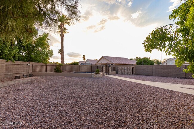 Building Photo - 2388 S Sycamore Pl