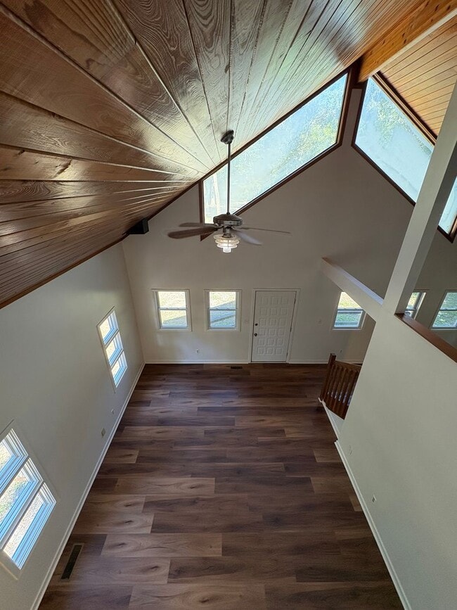 Building Photo - One-of-a-kind Home on 2.2 Acres – $1,700/m...