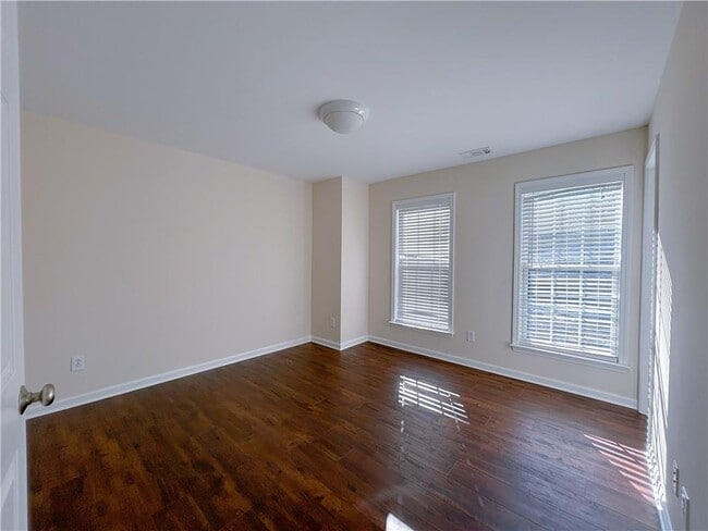 Building Photo - 810 Courageous Ct