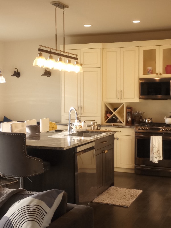 Building Photo - 1097 Tree Farm Rd