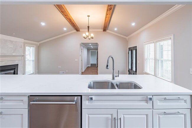 Building Photo - 194 Melanie Ln