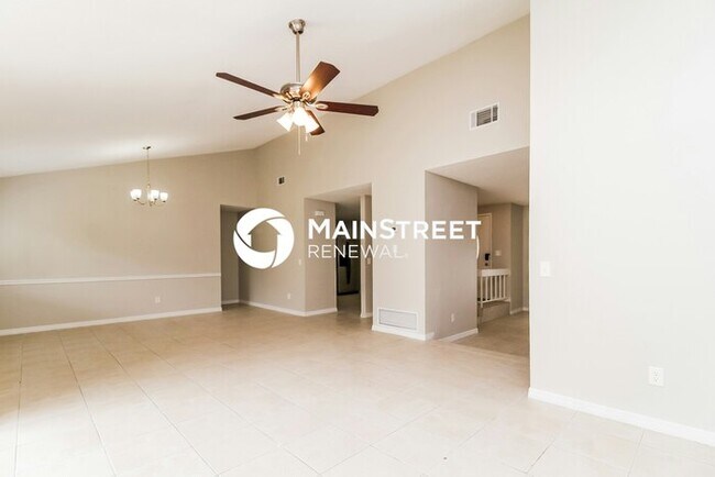Building Photo - 4 Bedroom Pet-Friendly Home in LONGWOOD, F...