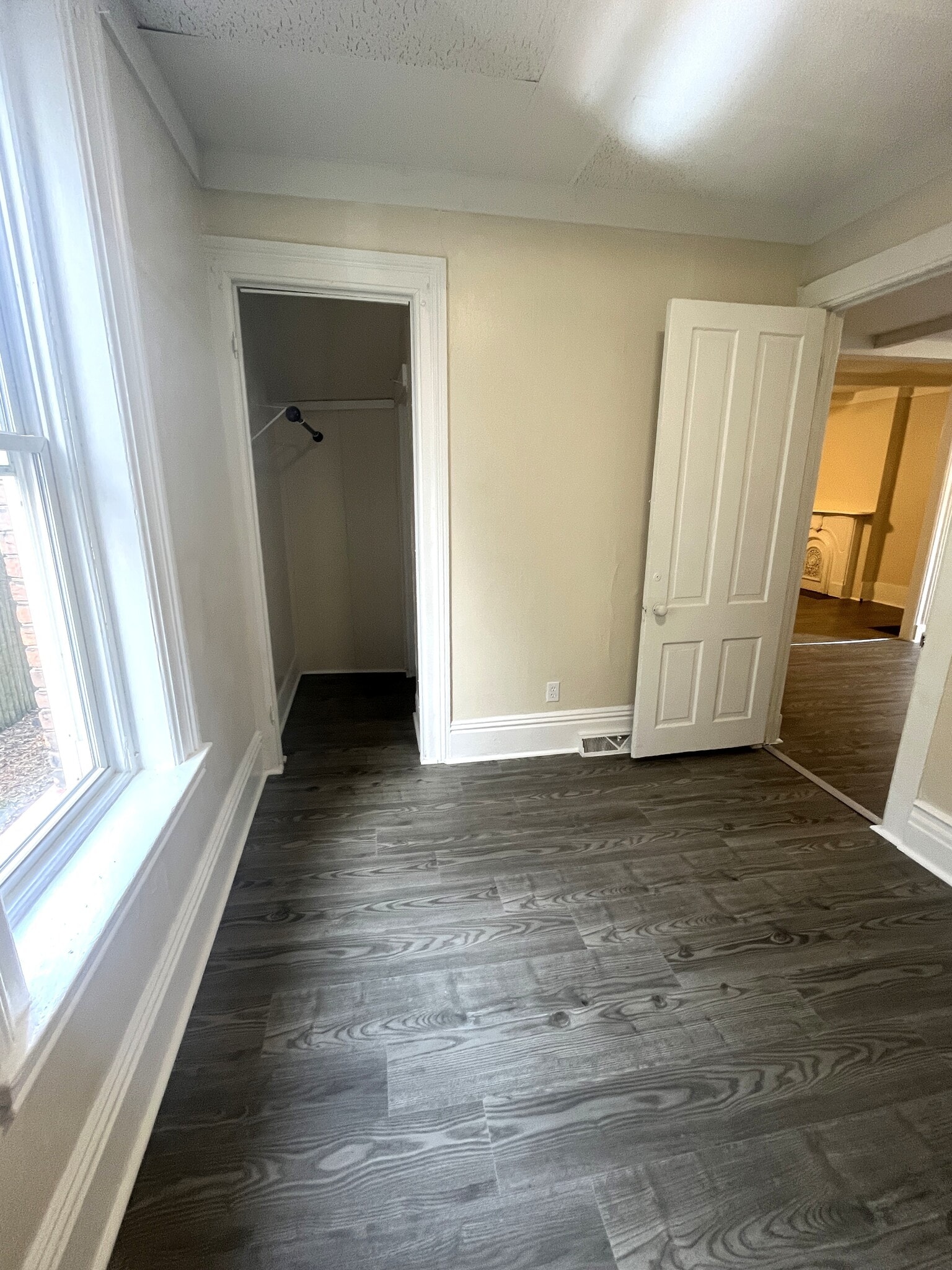 Building Photo - 239 W 16th St