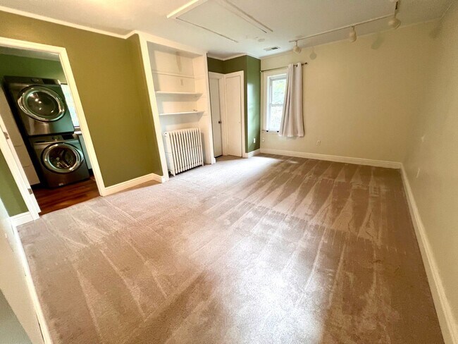 Building Photo - Pittsburgh - 3 Bedroom 1.5 Bathroom - Upda...