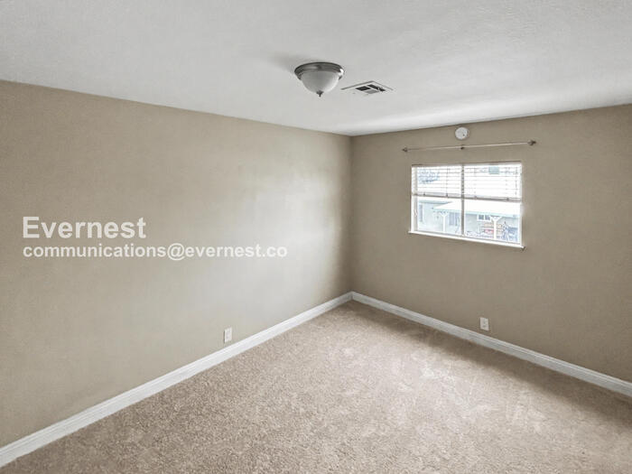 Building Photo - 6232 Carl Ave