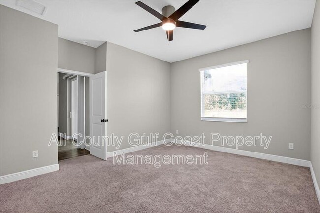 Building Photo - 8132 Tea Olive Ter