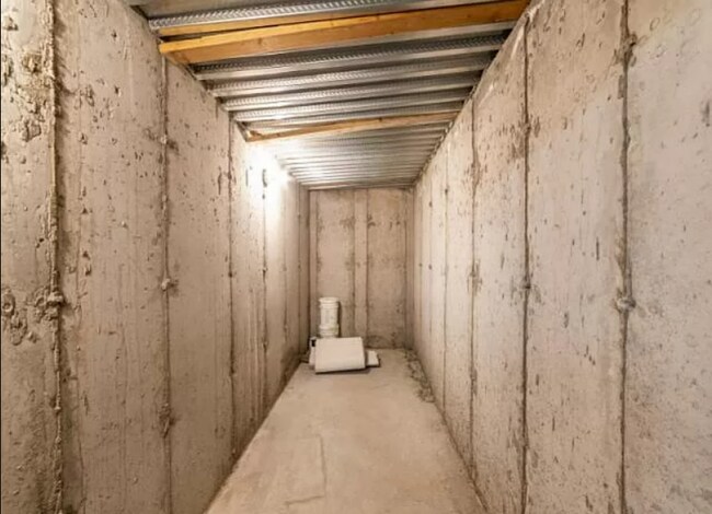 Building Photo - 10617 Topview Rd