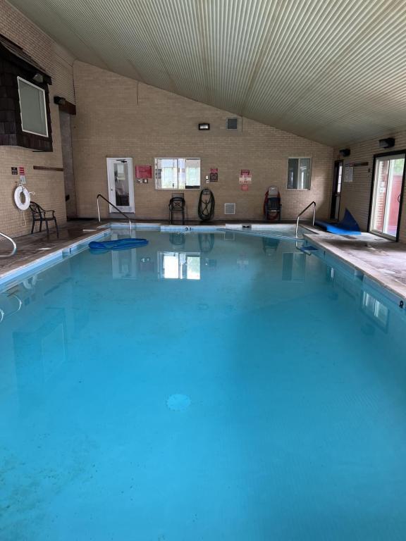 Building Photo - 0675 Straight Creek DVW I 101