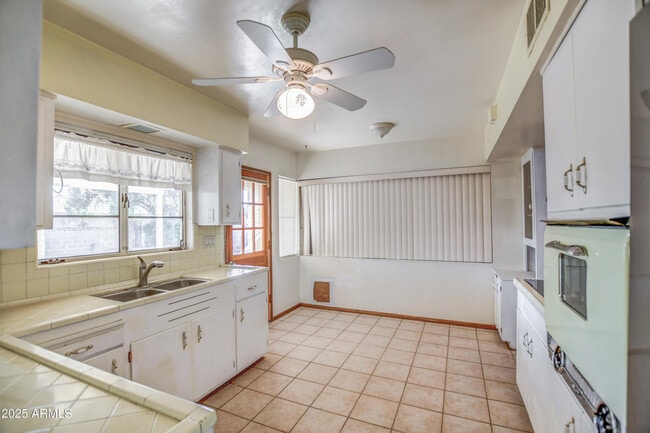 Building Photo - 8235 E Virginia Ave