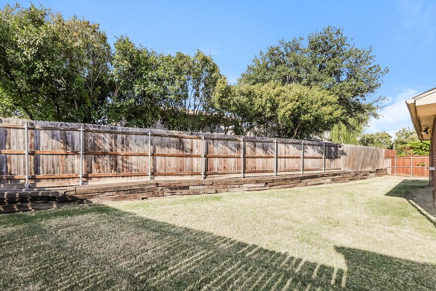 Building Photo - 8736 Eaglestone Way