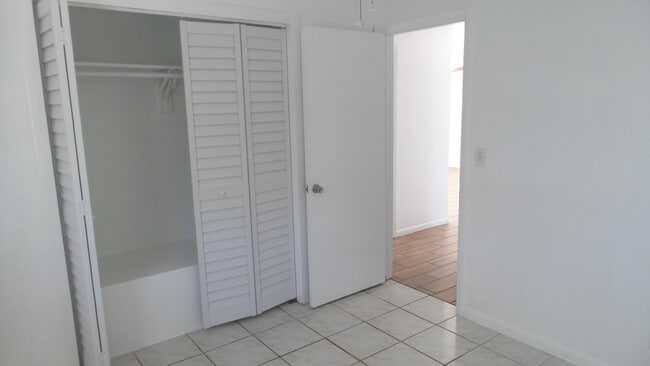 Building Photo - 9459 SW 51st Ct