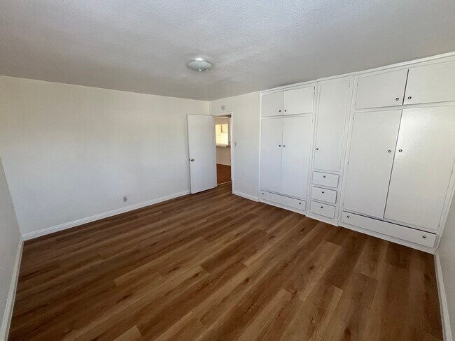 Primary Photo - 351 E Pomona Blvd