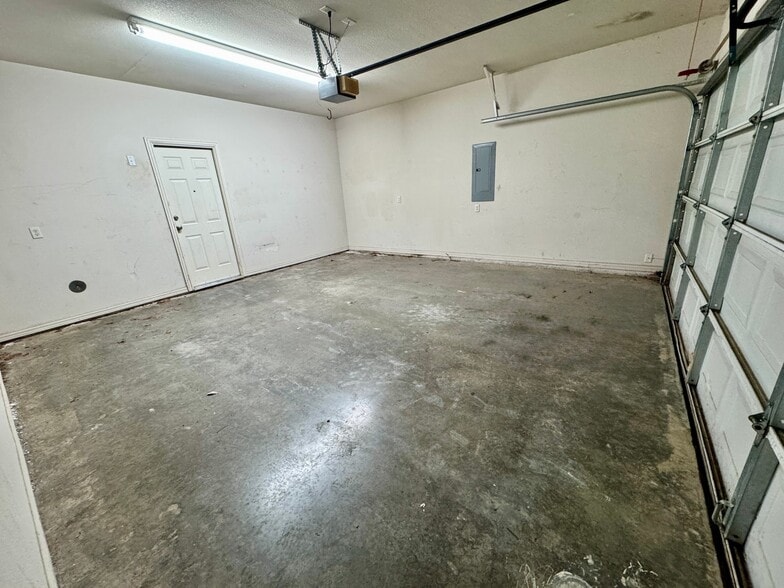 Building Photo - 5812 Blackmon Ct
