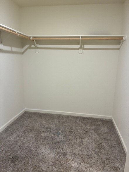 Building Photo - 4244 Rutherford Ave
