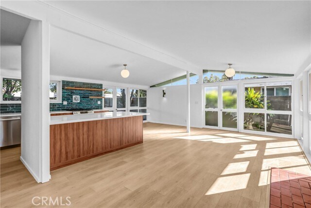 Building Photo - 1891 Wright St