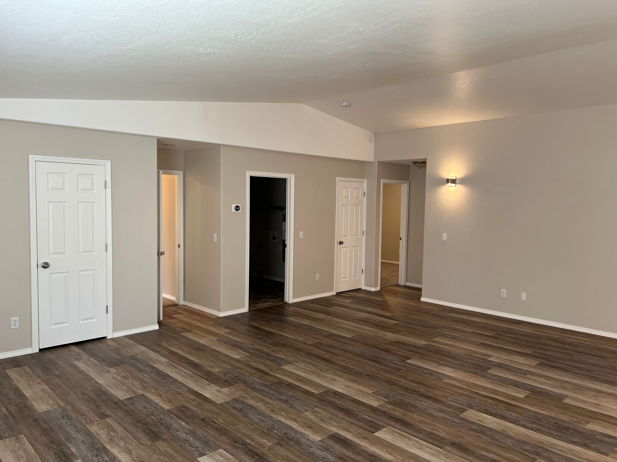 Building Photo - 1206 N 6th St