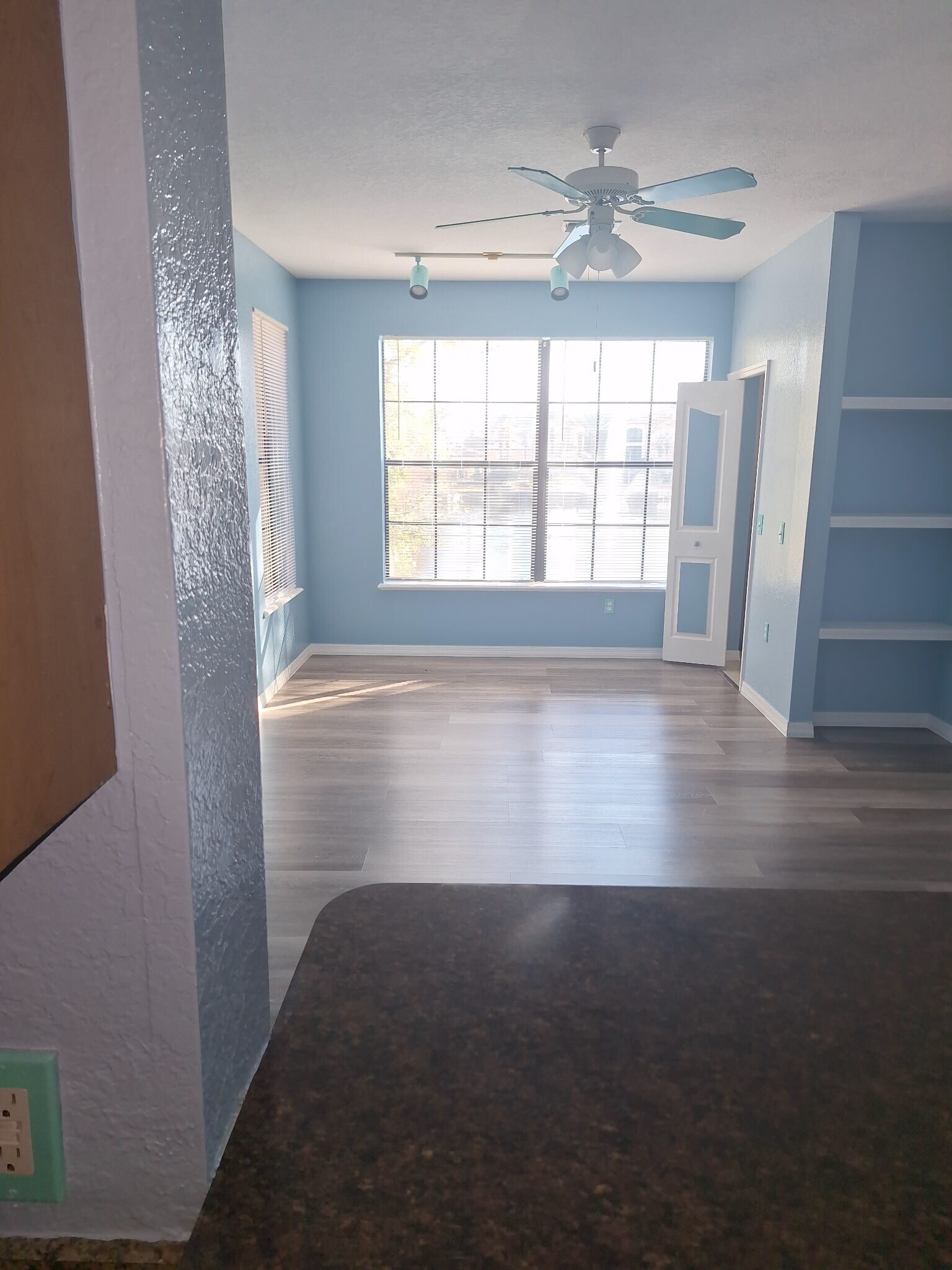 Livingroom - 6137 Metrowest Blvd