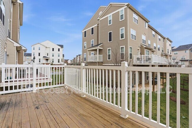 Building Photo - 5891 Bella Marie Wy