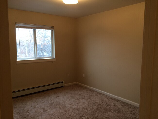 Building Photo - 1924 12th Ave S