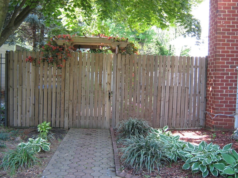 Building Photo - 5608 Lone Oak Dr