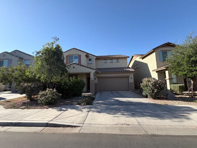 Building Photo - 3 bedroom 3 bath Home