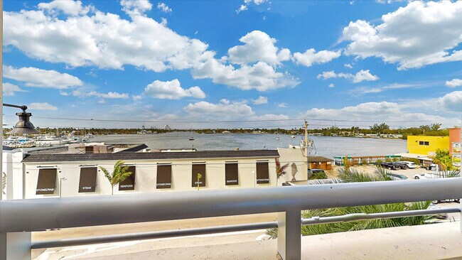 Building Photo - 777 N Ocean Dr