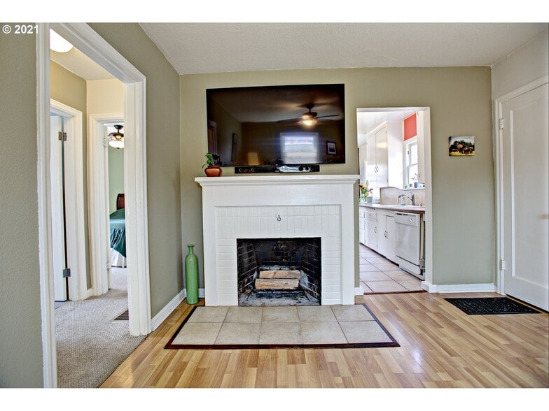 Fireplace - 8124 SE Market St