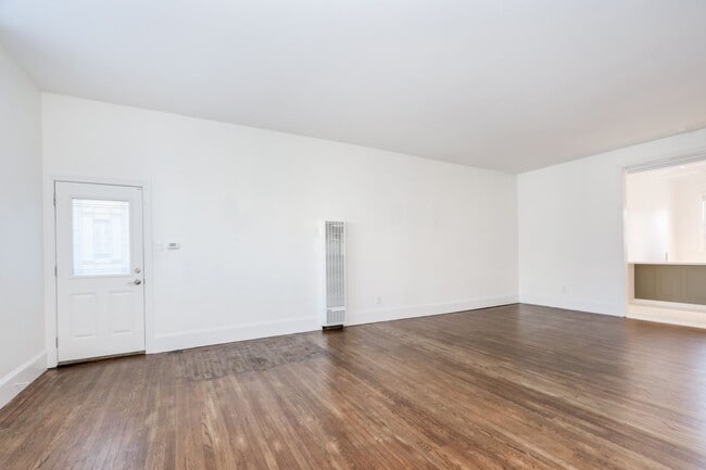 Building Photo - 3 Bed / 2 Bath pet friendly large and sunny unit on 24th St in Noe Valley. YouTube tour!