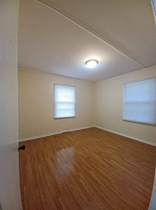 Building Photo - Cozy 3 Bedroom Home for Rent - West Rockford