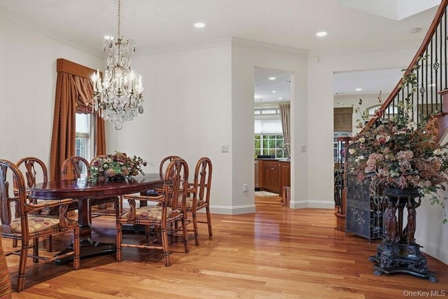 Building Photo - 702 Equestrian Way