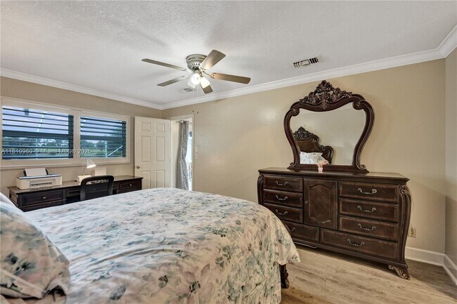 Building Photo - 116 Meadowlark Dr