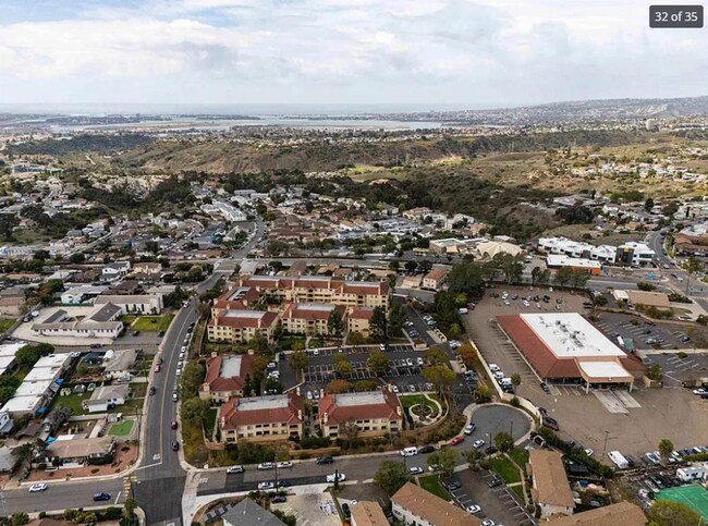 Building Photo - 2 Bedroom 2 Bath Condo in Gated Community ...