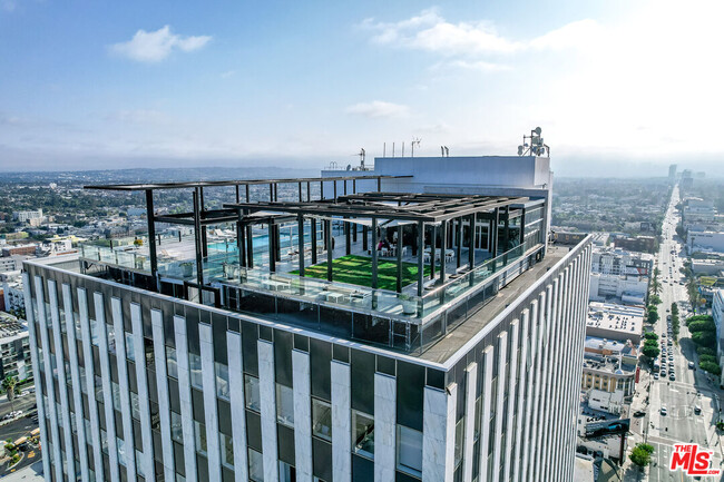 Building Photo - 3810 Wilshire Blvd