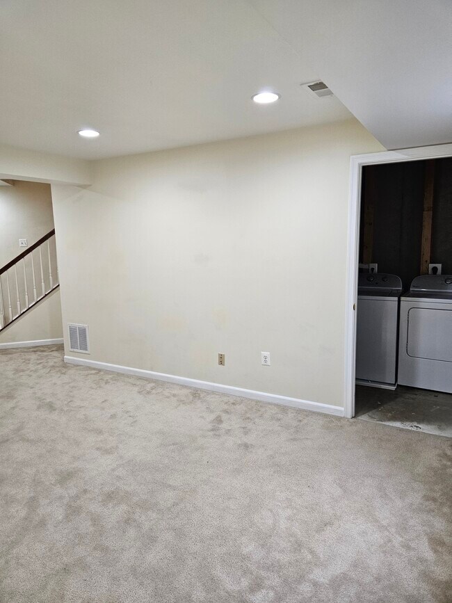 Building Photo - 77 Riparian Ln