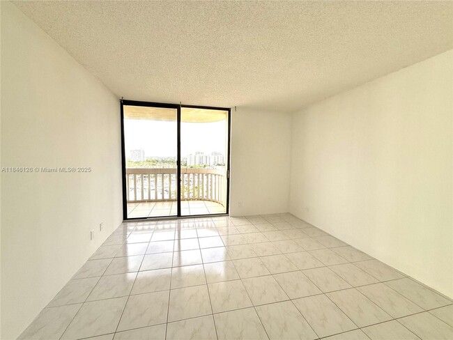 Building Photo - 19355 Turnberry Way