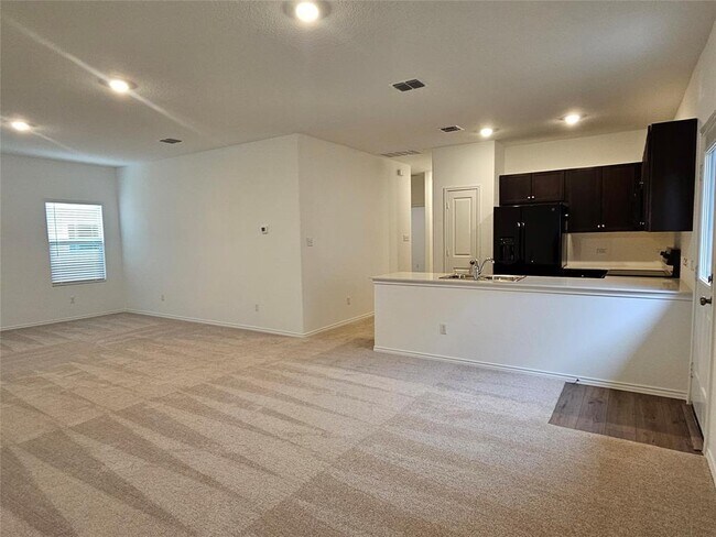 Building Photo - 128 Dollars Dr