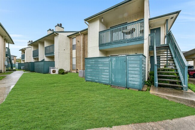 Building Photo - 250 El Dorado Blvd