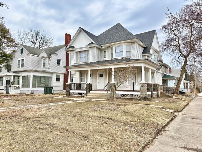 Building Photo - 530 S St Joseph St
