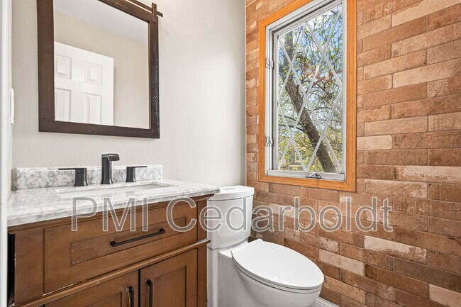 Building Photo - 2578 E Nichols Cir