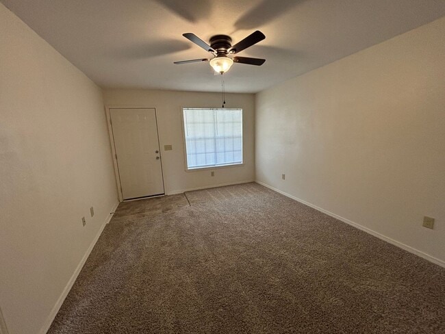 Building Photo - 1815 S Erie, Apt 1-4
