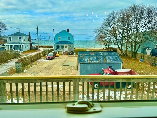 Building Photo - 7 J St