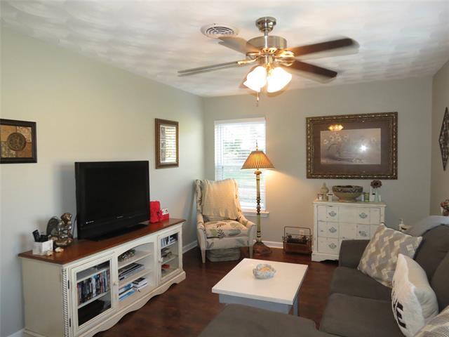 Building Photo - 10903 Lake Gardens Dr