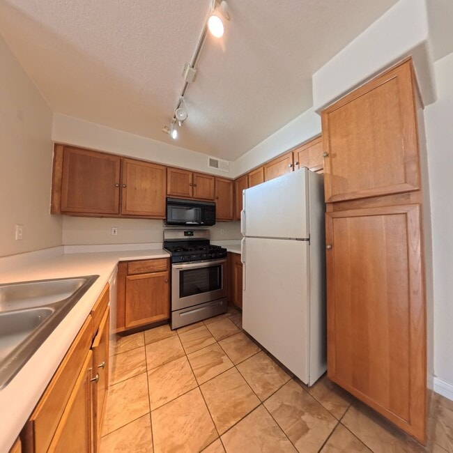 Building Photo - 3125 Casey Dr