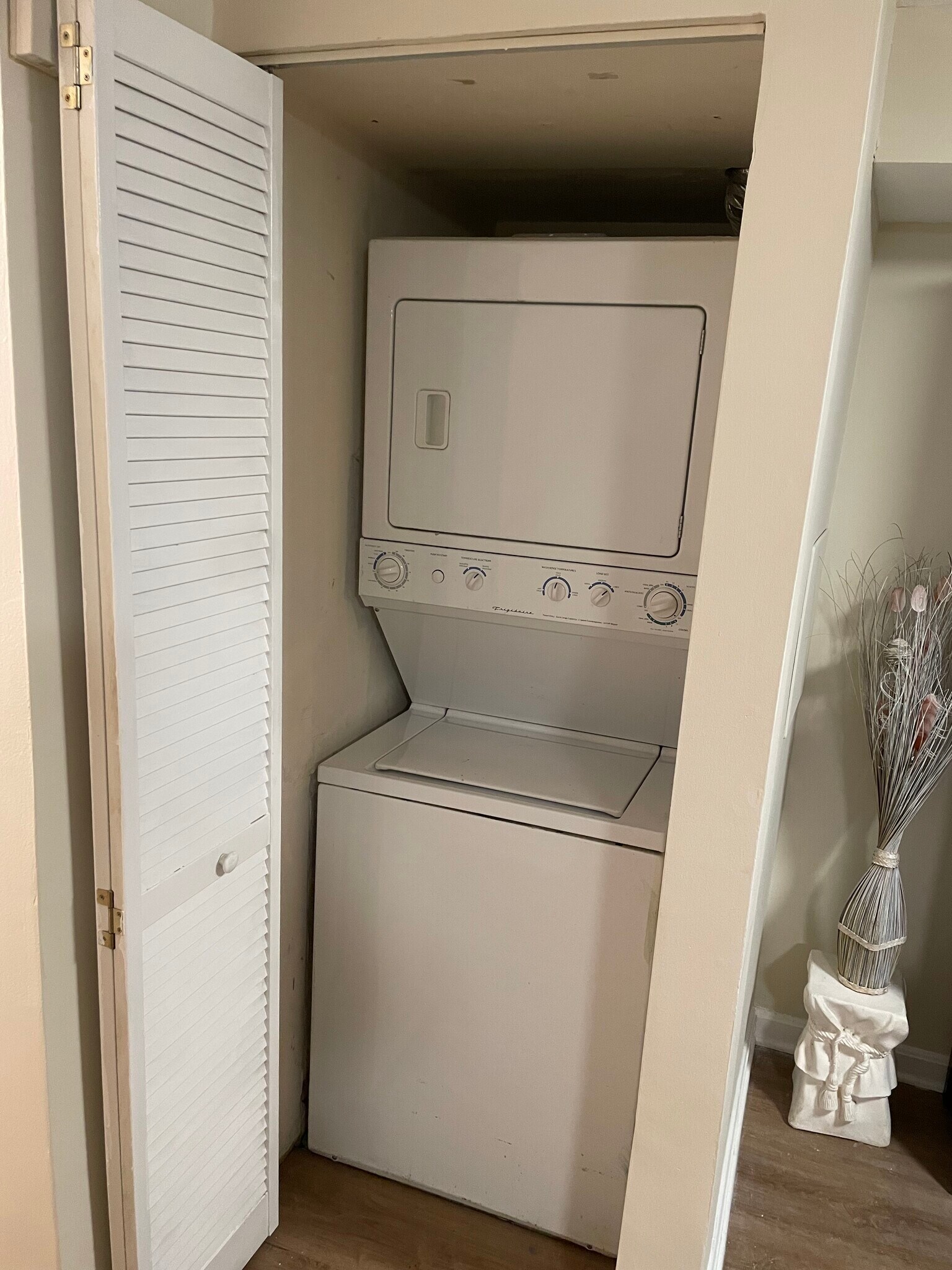 Building Photo - 2408 N Capitol St NW