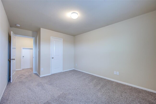 Building Photo - 2915 Iron Range Ct