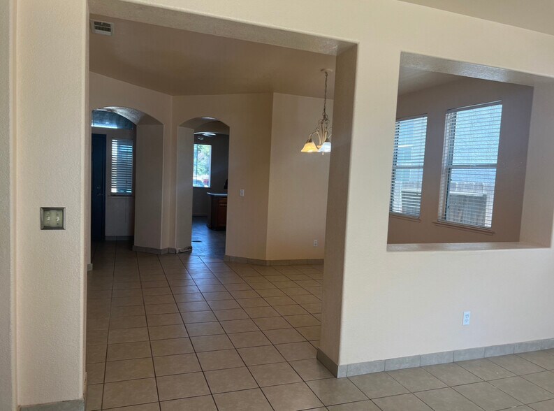 Building Photo - 16649 Emerson Ct