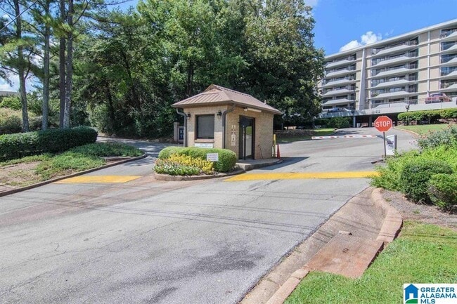 Building Photo - 1120 Beacon Pkwy W