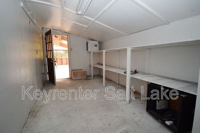 Building Photo - 3215 S 4400 W
