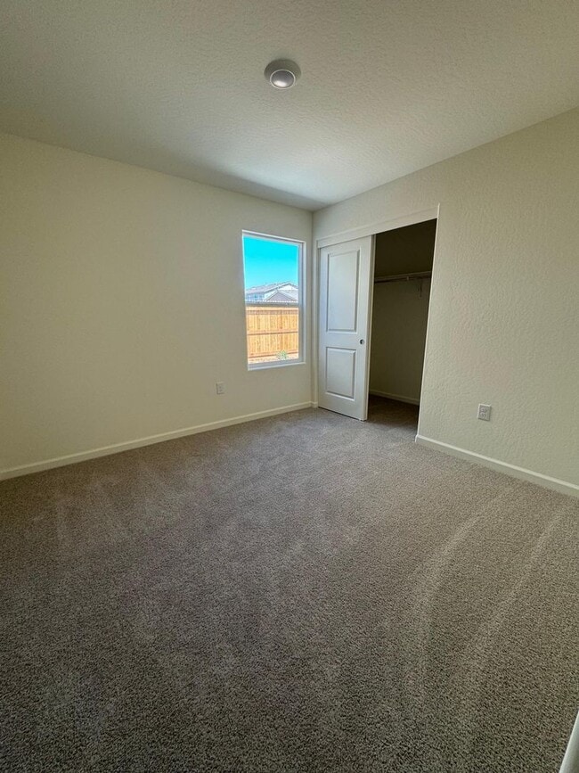 Building Photo - Beautiful new home with solar for rent in ...